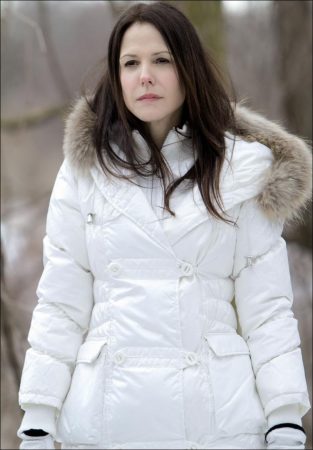 Red (2010) - Mary Louise Parker