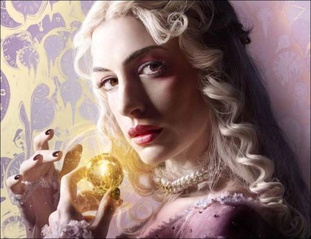 Alice Through the Looking Glass - Anne Hathaway - Anne Hathaway
